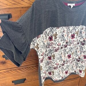 Grey T-shirt with silk floral print women size medium